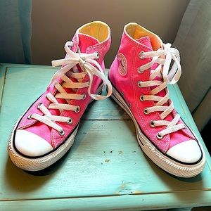 Converse Chuck Taylor All Star ⭐️ Mid Top Pink Ladies (big kid) 5 💖 Sneakers